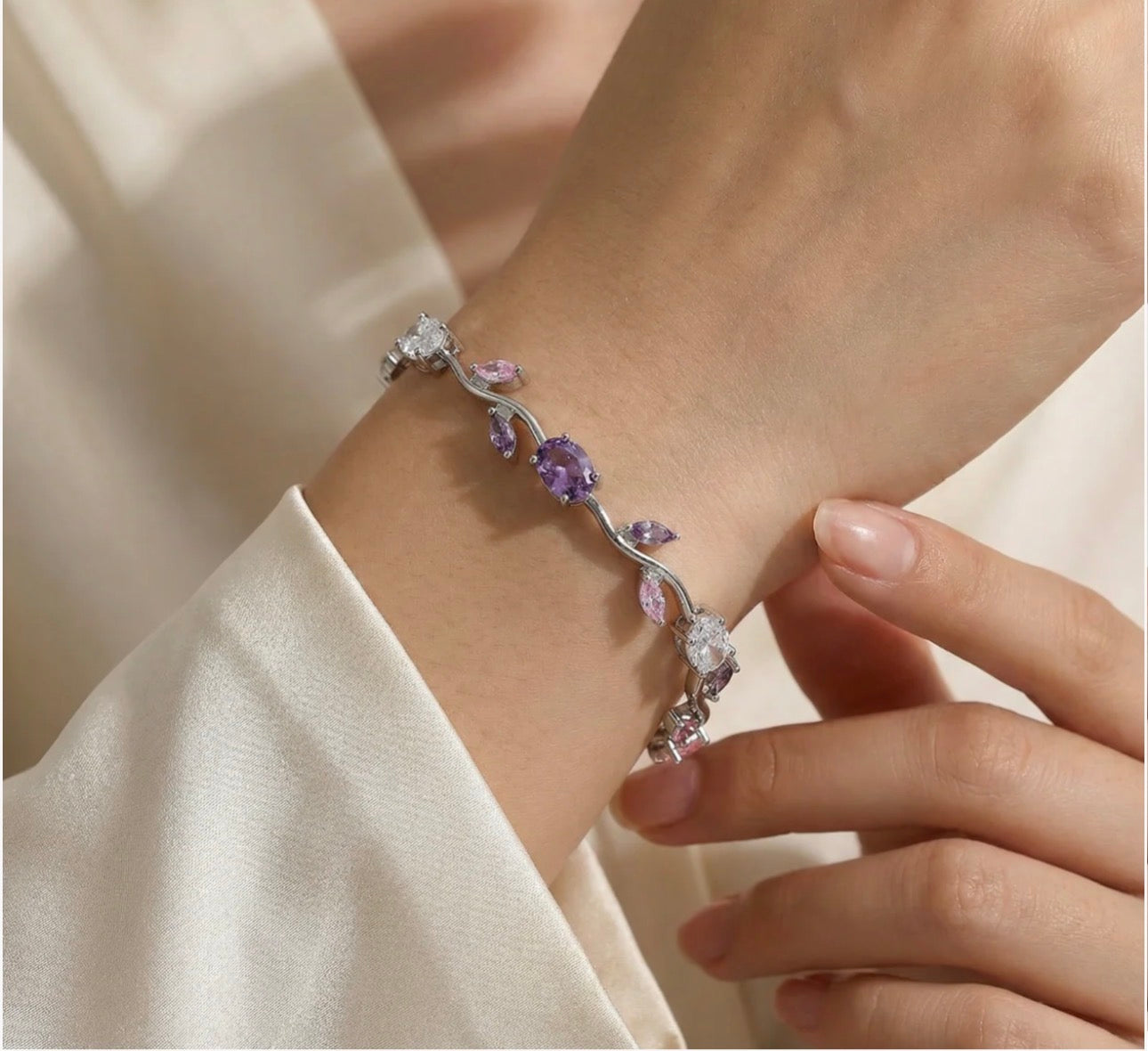 Tulip flower bracelet